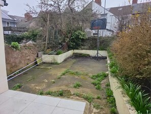 Property grounds - 1BD Ground floor central apartment with private garden (Cardiff)