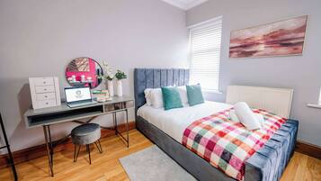 3 bedrooms, desk, iron/ironing board, WiFi