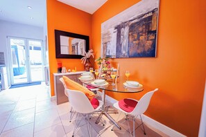 Dining - 3BR 2Bath Home with Hot Tub, Games Room By Stadium with Fast WiFi & Free Parking (Cardiff)
