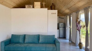 Living area - Delightful 1-bedroom country house in charming Saranda (Sarandë)