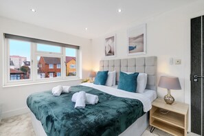 Room - Lux UK OX26 Redcar Rd 31 (Bicester)