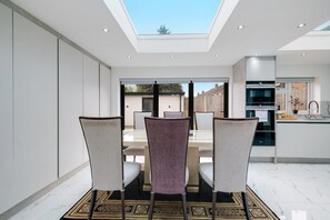 Dining - Lux UK OX26 Redcar Rd 31 (Bicester)