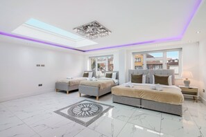 Room - Lux UK OX26 Redcar Rd 31 (Bicester)