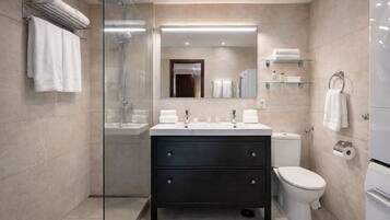 Shower, towels