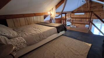 2 bedrooms, iron/ironing board, bed sheets