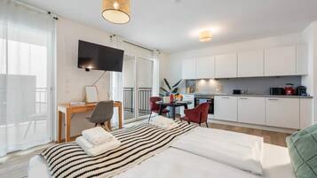 Studio, quang cảnh sân vườn