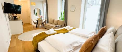 開放式客房, 1 張特大雙人床及 1 張梳化床