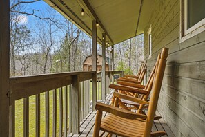 Property grounds - New Listing, Cozy and Rustic, Firepit, Wood Fireplace, and Free Attractions! (Gatlinburg)