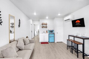 TV - Relaxing Canyon Lake Apartment | Private Hot Tub & Scenic Hill Country Views (Canyon Lake)