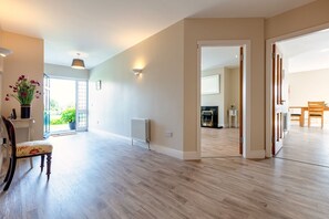 Interior - Mitchelstown  - Spacious 4 Bed/2 Ens. Bungalow Close to all Amenities (Mitchelstown Co.)
