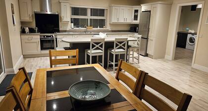 Mitchelstown - Spacious 4 Bed/2 Ens. Bungalow Close to all Amenities