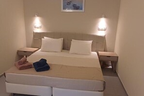 1 chambre, fer et planche à repasser, Wi-Fi, draps fournis