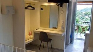Uklassifisert bilde, 2 av 14, knapp