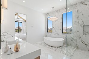 Shower, towels - Coastal Lifestyle Magazine - Sand + Sky - Adjacent to Luxury Resort Pool! (Santa Rosa Beach)
