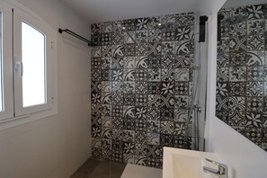 Shower, towels - Verano Azul 96 Casa Monica by Casasol (Nerja)