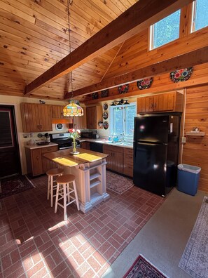 Private kitchen - Hoel Pond Hideaway@Saranac Inn (Saranac Lake)
