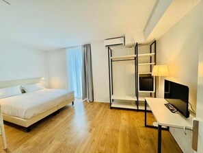 In-room safe, blackout drapes, soundproofing, iron/ironing board - HOTEL PEX VERONA (Verona)