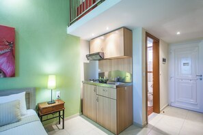 Deluxe Triple Room Maisonette | Private kitchenette - SYRAINA STUDIOS (Skiathos)