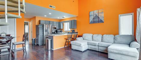 Apartment (2 Bedrooms) | Front of property