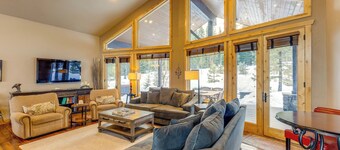 Ski-in/ski-out! Mtn-view Donnelly Home w/ Hot Tub