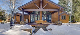 Ski-in/ski-out! Mtn-view Donnelly Home w/ Hot Tub
