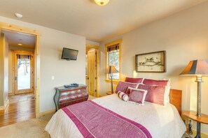 Interior - Ski-in/ski-out! Mtn-view Donnelly Home w/ Hot Tub (Donnelly)