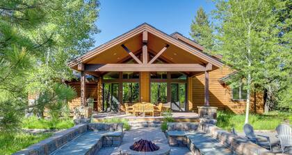 Ski-in/ski-out! Mtn-view Donnelly Home w/ Hot Tub