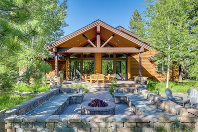 Ski-in/ski-out! Mtn-view Donnelly Home w/ Hot Tub