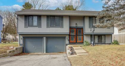 6 Mi to Dtwn Toledo! Family-friendly Haven w/ Deck