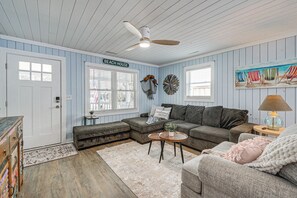 House (3 Bedrooms) | Interior - < 1 Mi to Beach: Oak Island Retreat w/ Swim Spa! (Oak Island)
