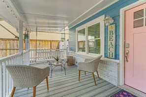 House (3 Bedrooms) | Interior - < 1 Mi to Beach: Oak Island Retreat w/ Swim Spa! (Oak Island)