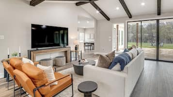 Rumah (3 Bedrooms) | Bagian depan properti