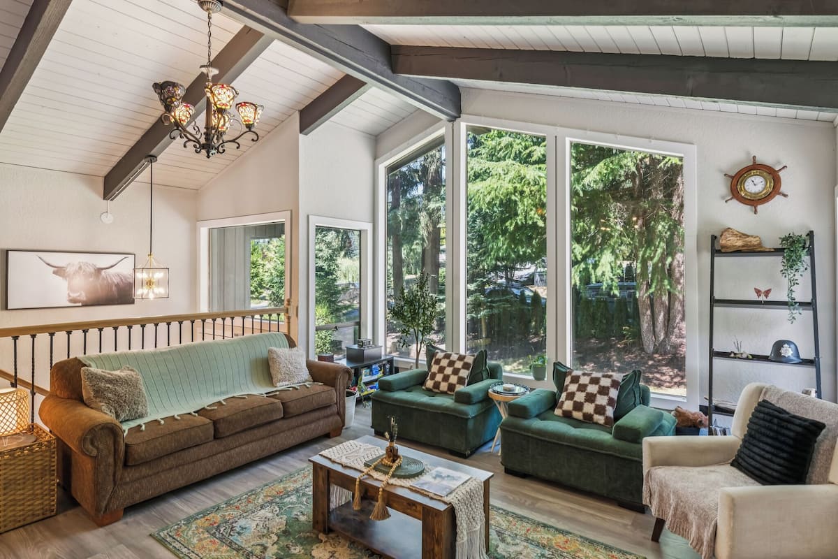 House (6 Bedrooms) | Front of property