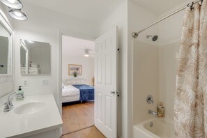 Interior - Waterfront Gem w/ Deck & Views on Chesapeake Bay! (Reedville)
