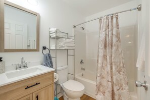 Interior - Waterfront Gem w/ Deck & Views on Chesapeake Bay! (Reedville)