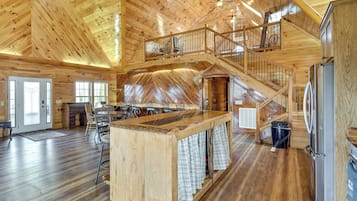 House (3 Bedrooms) | Interior