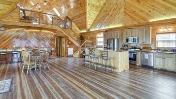 House (3 Bedrooms) | Interior