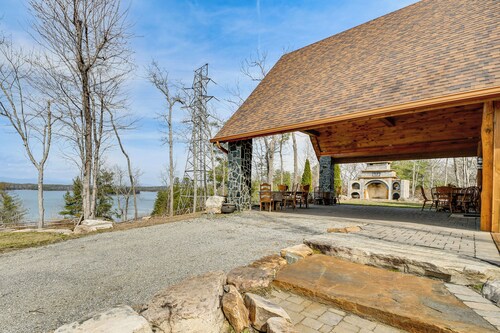 Steps to Private Beach! Family Home on Lake James