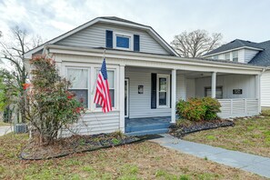 House (3 Bedrooms) | Interior - Lake Days & Fireside Nights! Updated Burnside Home (Burnside)