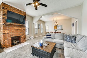 House (3 Bedrooms) | Interior - Lake Days & Fireside Nights! Updated Burnside Home (Burnside)