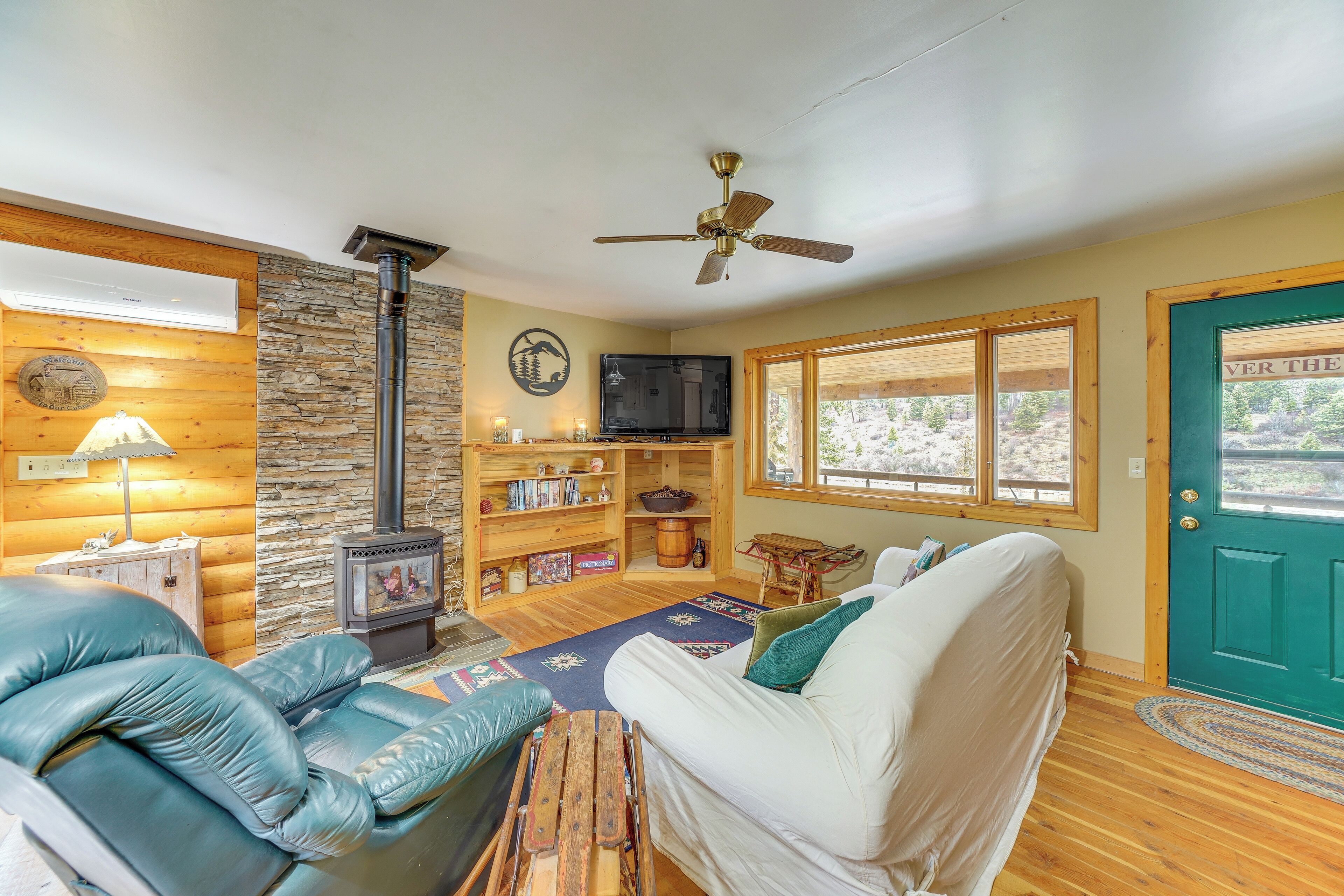 House (2 Bedrooms) | Interior