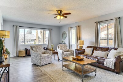 Group-friendly Oasis Near Roper Lake State Park!