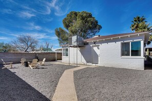 Interior - Group-friendly Oasis Near Roper Lake State Park! (Safford)
