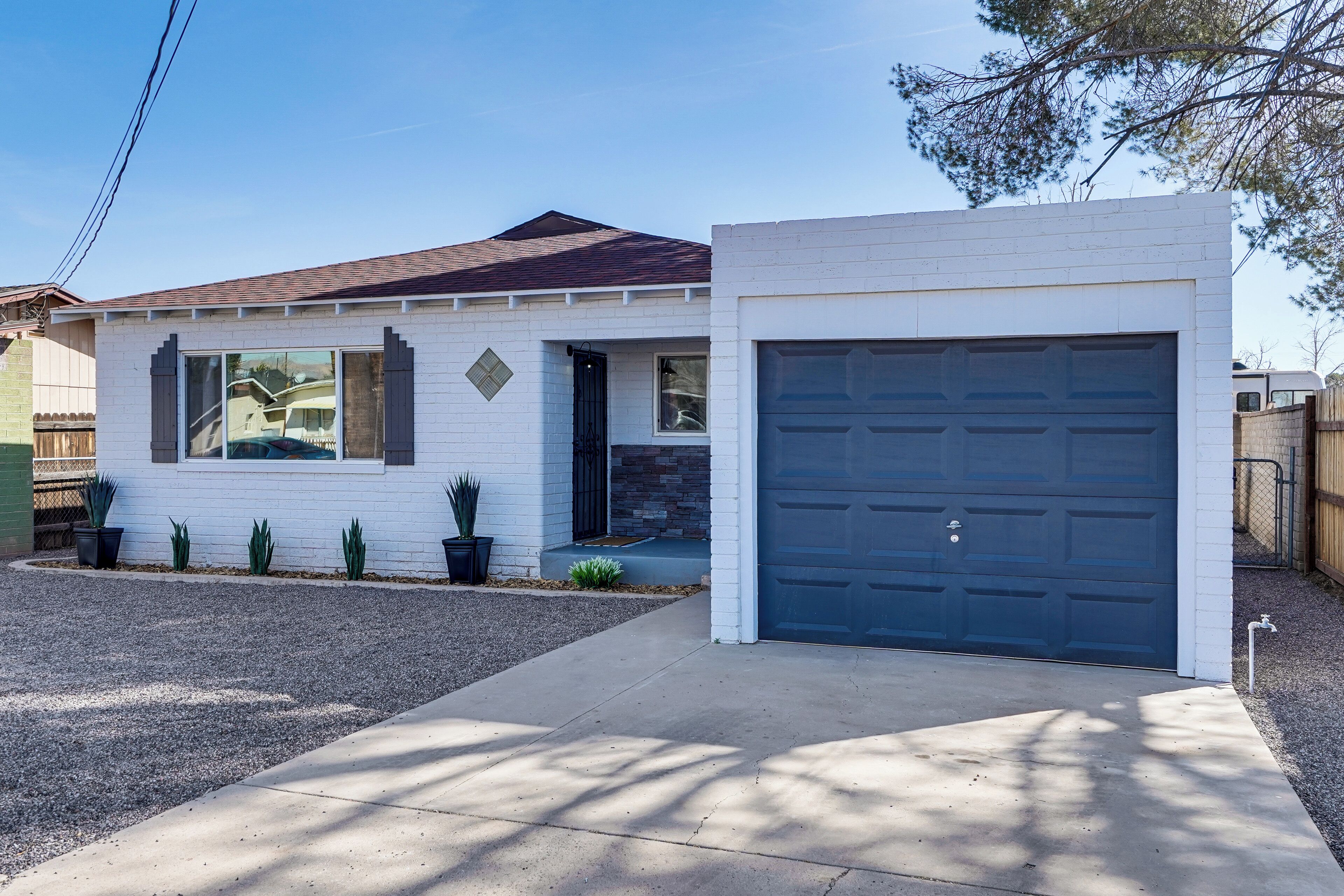 المنشأة من الداخل