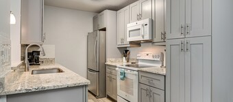 2 Mi to Shore: Surfside Beach Condo w/ Pool Access