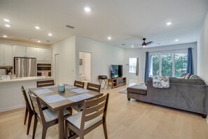 Apartment (3 Bedrooms) | Interior - Beach, Eats, Shops! Sunny Stay By European Village (Palm Coast)