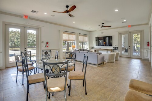 Beach, Eats, Shops! Sunny Stay By European Village