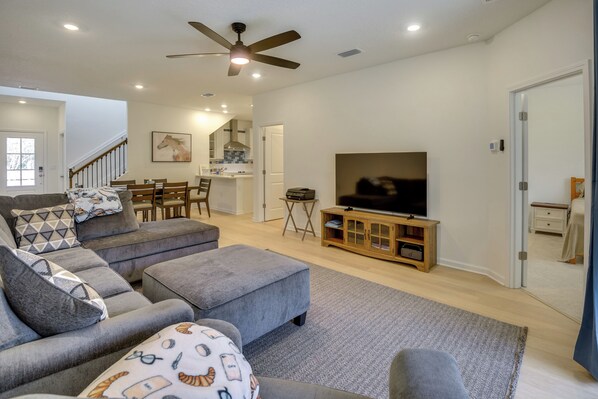 Apartment (3 Bedrooms) | Front of property - Beach, Eats, Shops! Sunny Stay By European Village (Palm Coast)