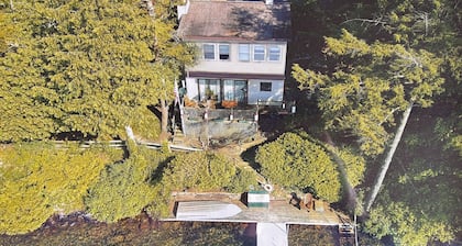 Family-friendly charming lakefront home on quiet northern Lake George, NY