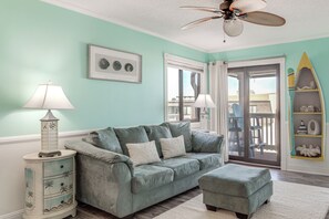 Interior - Steps to Sand! Pool-view Retreat in Myrtle Beach (Myrtle Beach)